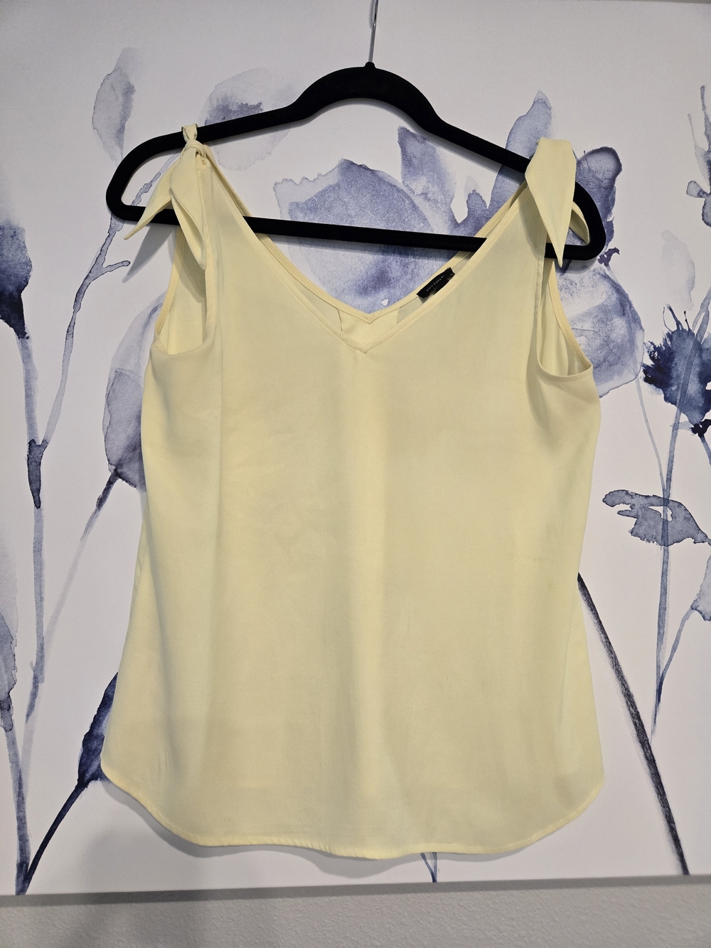 Ann Taylor Pale Yellow Tie-Shoulder V-Neck Camisole